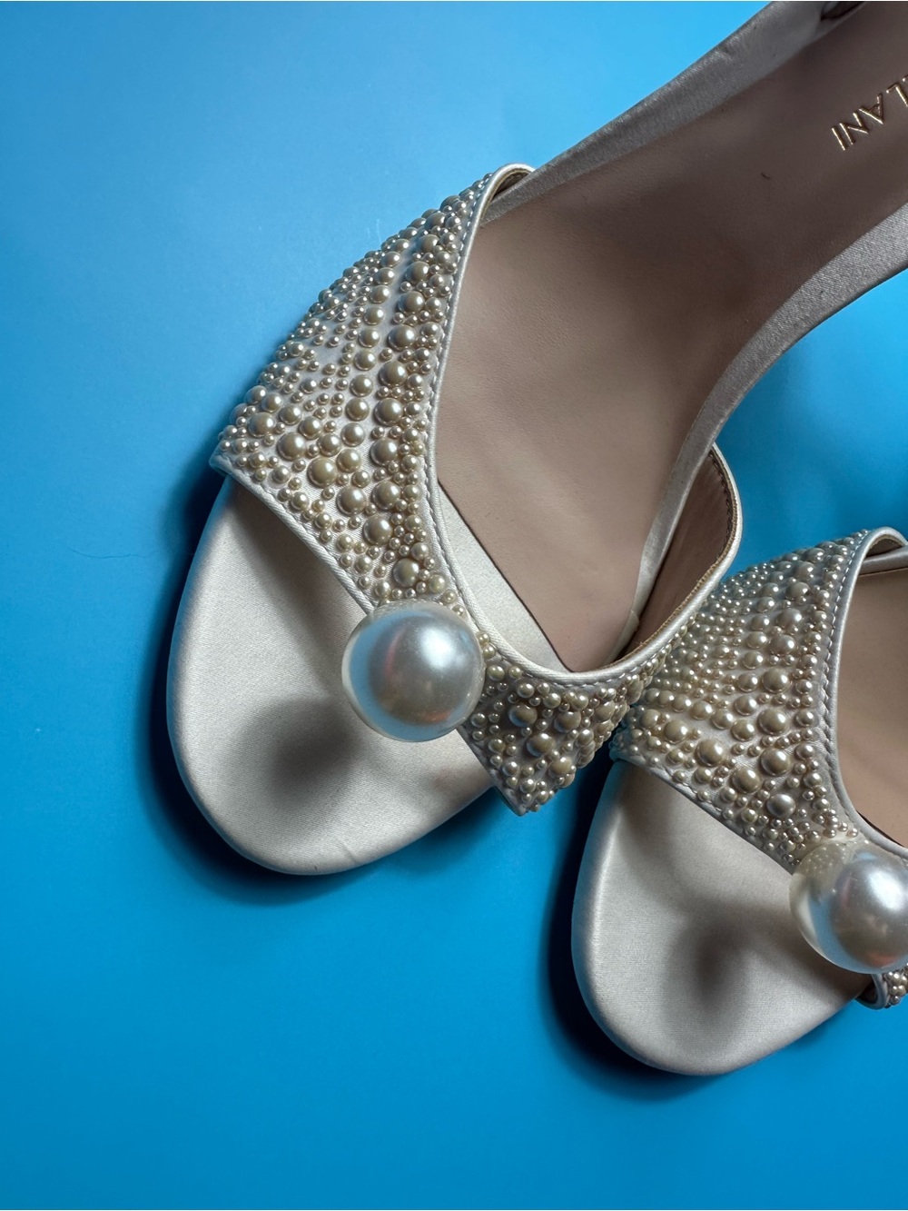 ANTONIO MELANI Pearl-Embellished Ivory Satin Heels - Picture 4 of 12
